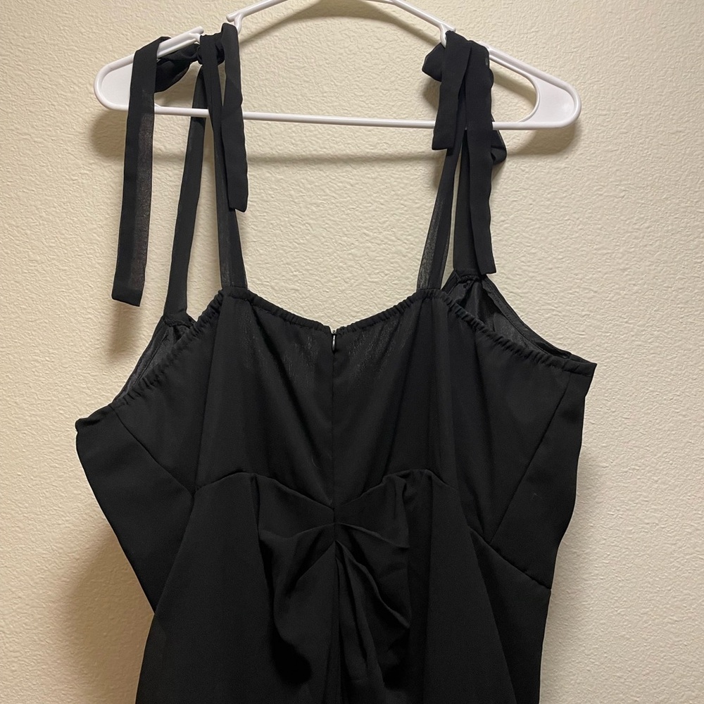 PrettyLittleThing Black Twist Front Midi Dress - Picture 8 of 9